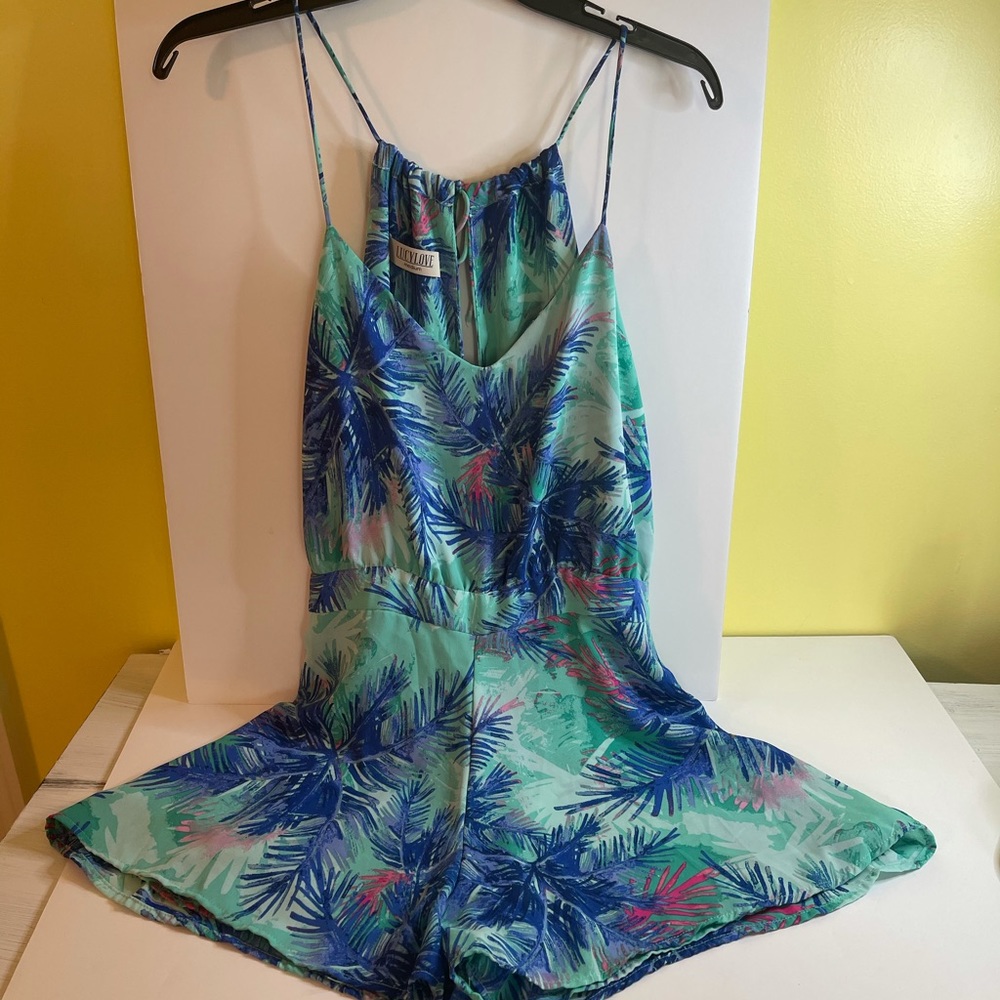 LucyLove shorts romper size‎ M